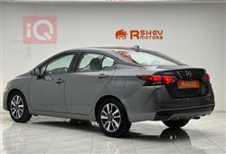 نيسان فيرسا